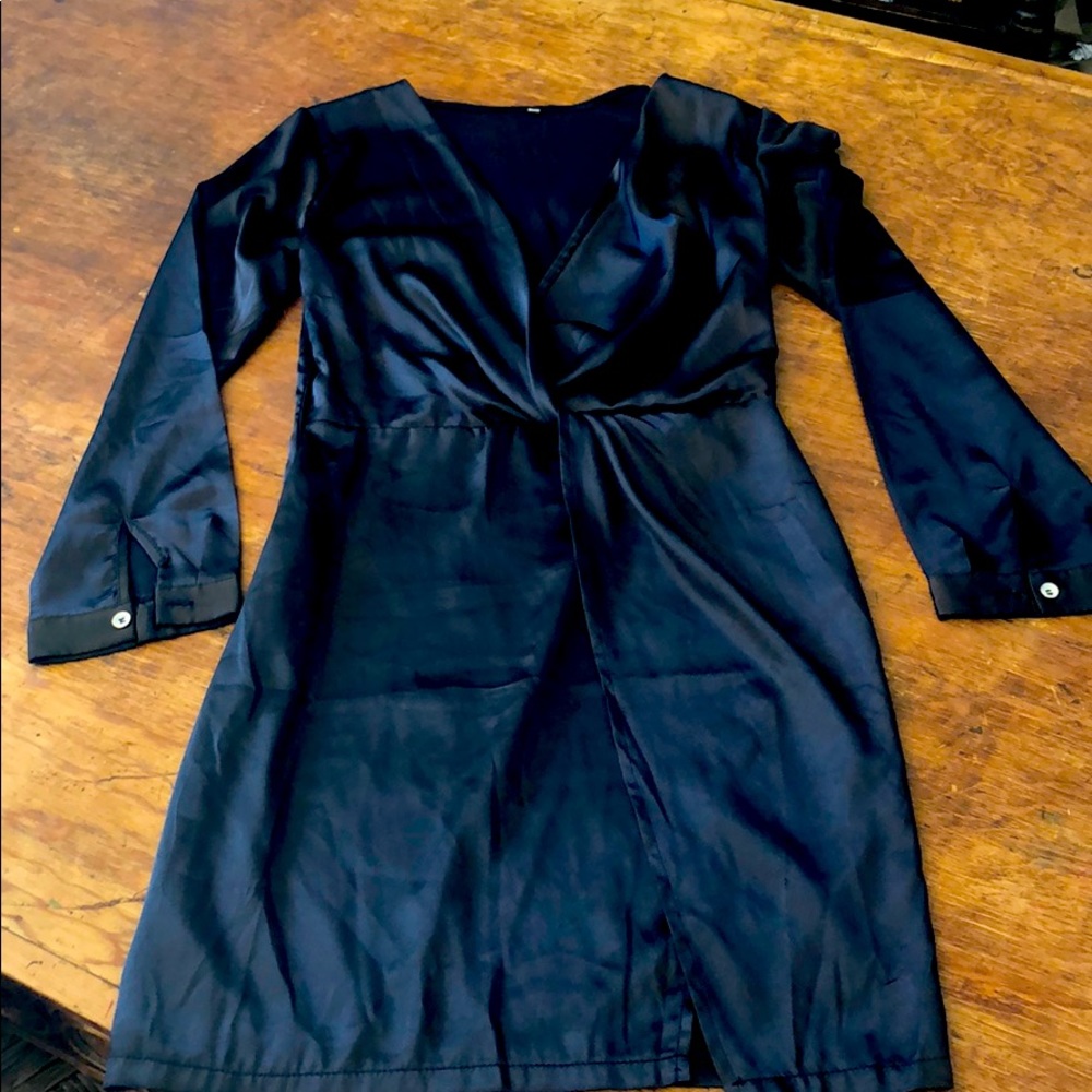 Satan long sleeve low cut dress